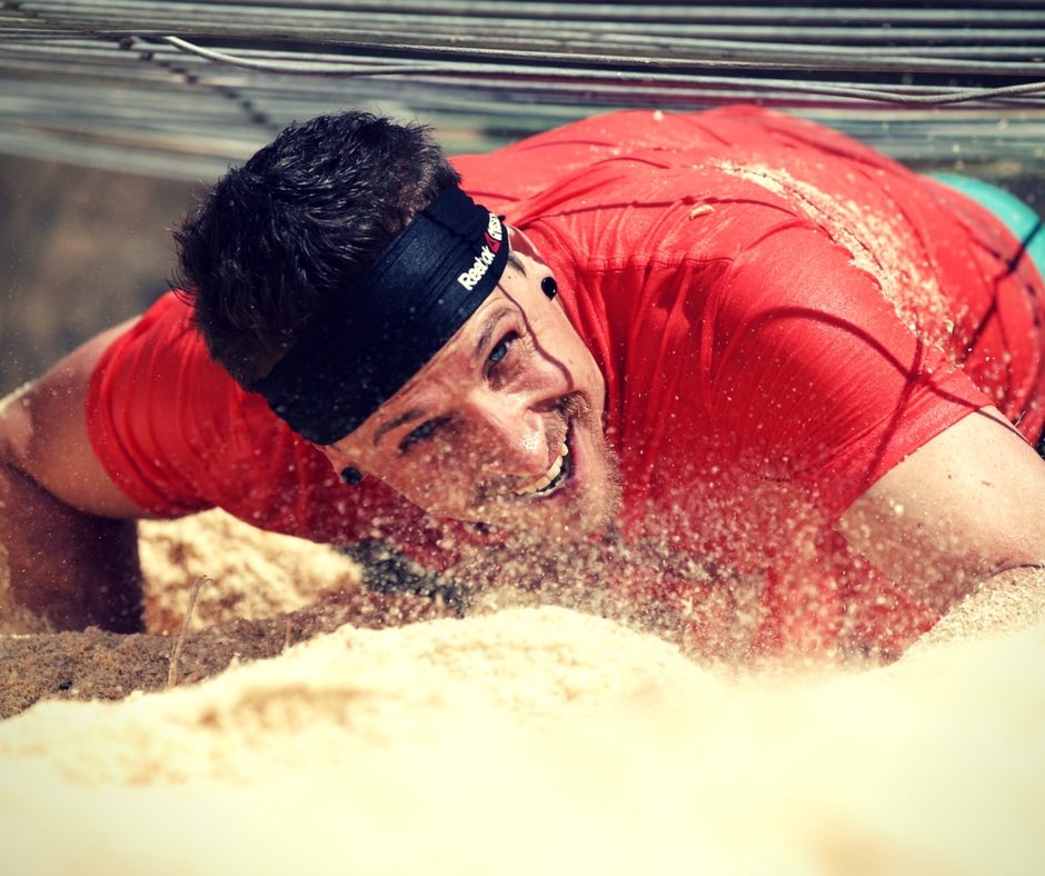 Was du alles beachten solltest, wenn du das erste mal ein Training für Hindernislauf absolvierst, erzählt dir Flo in seinem Gastartikel über Hindernislauf für Anfänger.